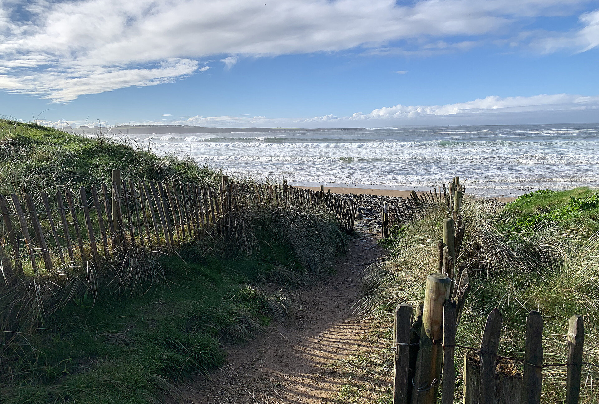 Coumeenoole Beach, Lahinch Beach or Spanish Point Beach - the beaches along the Wild Atlantic Way have their own special charm. Beaches along the Wild Atlantic Way